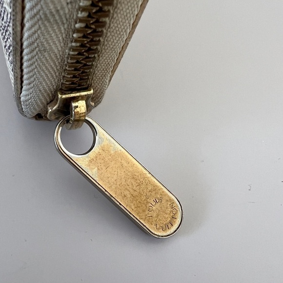 Louis Vuitton Damier Azure Zippy Wallet - Picture 6 of 10